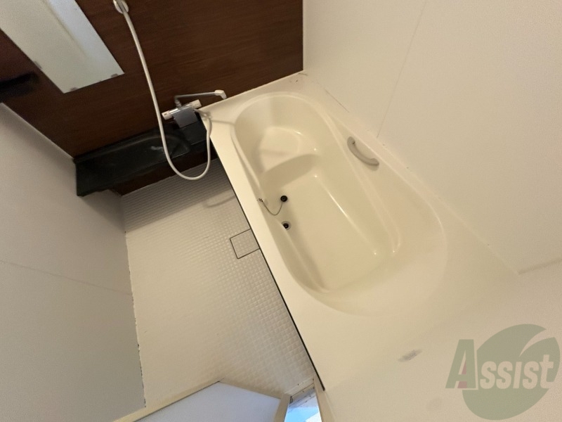 バス・シャワールーム　お風呂になります。一日の疲れを癒してくださいね。