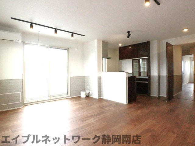 居室・リビング　おしゃれな居間です