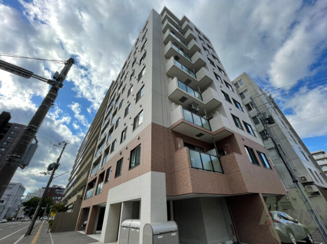 建物外観　札幌市中央区南１条西「ラ・クラッセ札幌大通ウエスト」