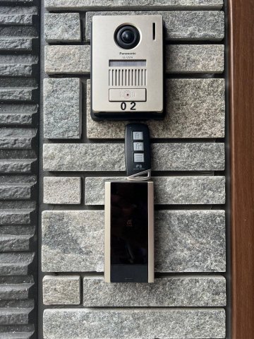 エントランス　スマートキーでワンタッチ解錠・施錠できる電子錠システム設置