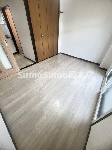 その他部屋・スペース　広くて明るい寝室
