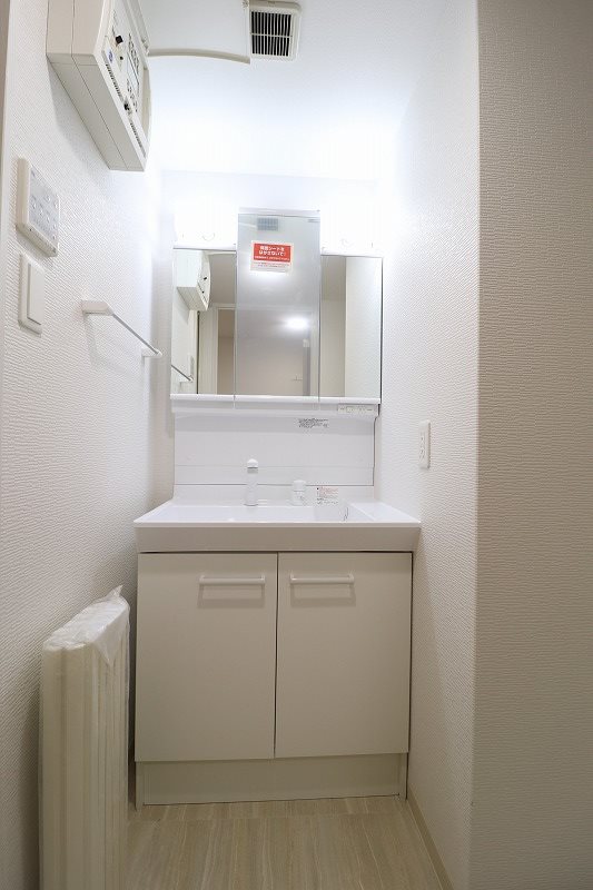 洗面設備　※掲載情報と物件の現況が異なる場合、現況を優先するものとしま