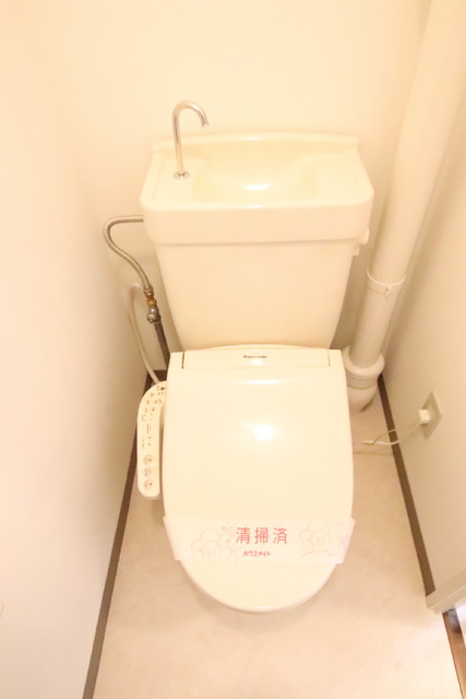 トイレ　温水洗浄便座のあるトイレです♪