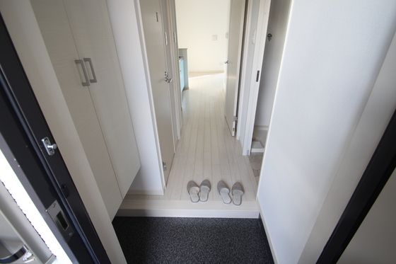 玄関　※別部屋の写真です