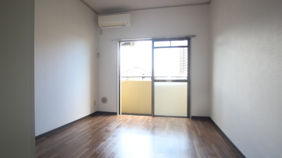 居室・リビング　※別部屋の写真です
