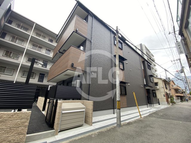 建物外観　カーサウエスト　外観