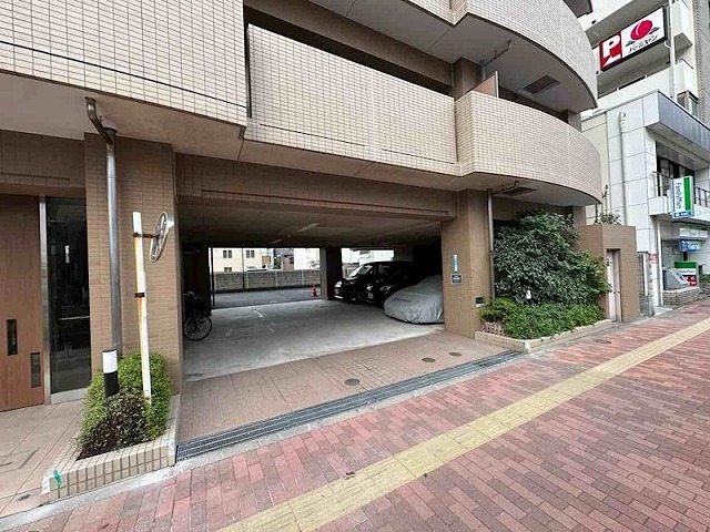 駐車場　駐車場