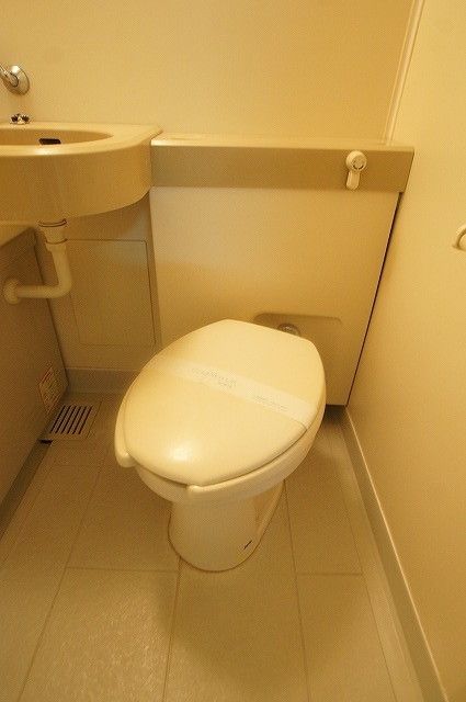 トイレ　￣ヘリオス３７８立川のご紹介です￣