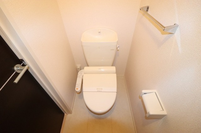 トイレ　参考写真（同建物別部屋のものです）