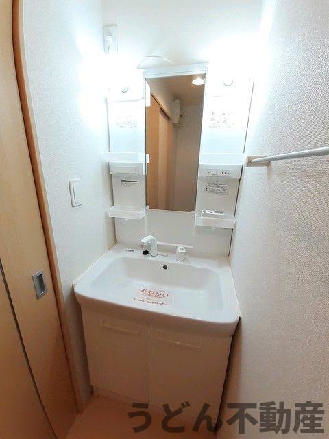 洗面設備　うどん県のお部屋探しはうどん不動産へ うどんちゃんとLINE