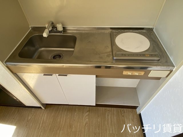 キッチン　画像は別号室タイプの為、現状を優先いたします