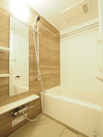 バス・シャワールーム　※別部屋参考写真