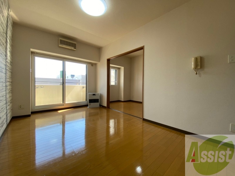 居室・リビング　広くてキレイなお部屋が広がっていて、充実した生活が送れそう。