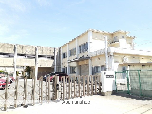 小学校　小牧市立　北里小学校（小学校）まで1600m