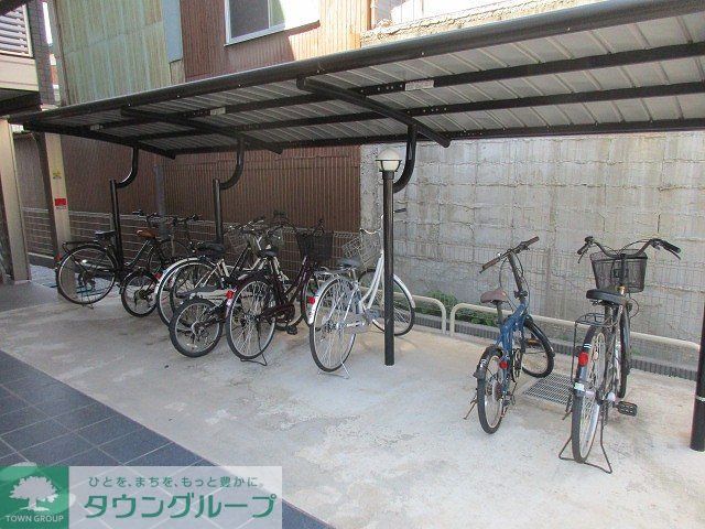 その他共有部分　屋根付き駐輪場