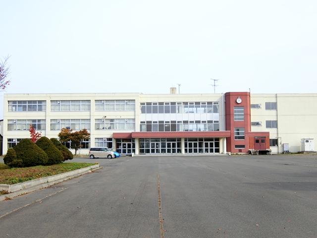 中学校　江別市立江陽中学校（中学校）まで771m