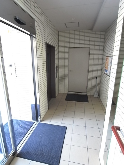 エントランス　外観写真（昼）