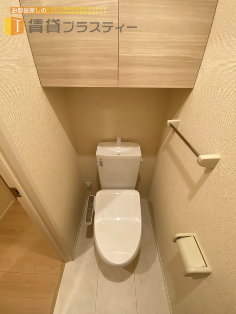 トイレ　収納付きの癒しの空間