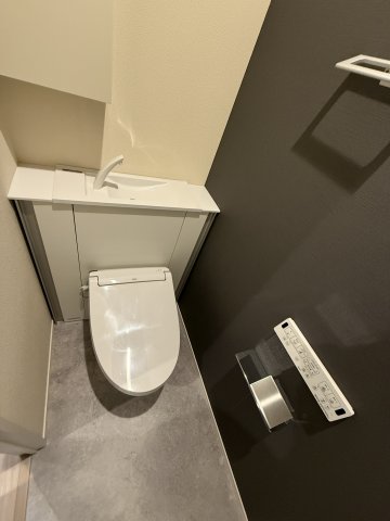 トイレ　バストイレ別で快適。ウォシュレット付いてます♪