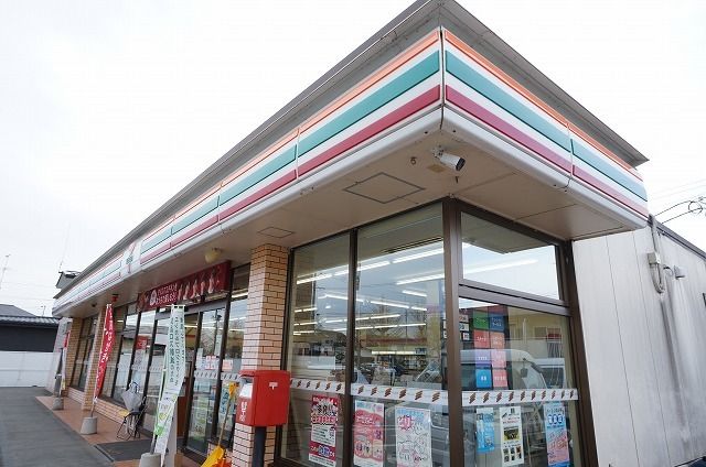 コンビニ　セブンイレブン須賀川警察署前店（コンビニ）まで1000m