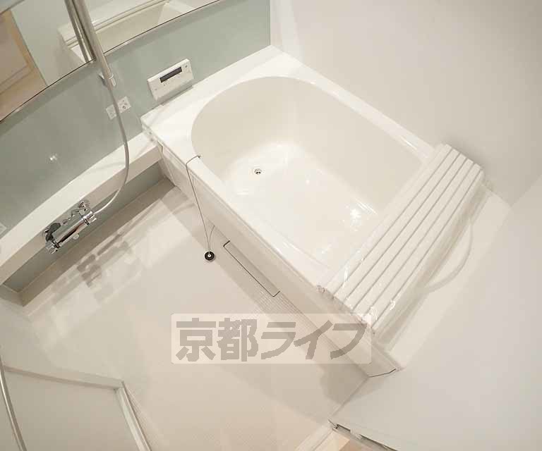 バス・シャワールーム　かわいい色味のルームです。