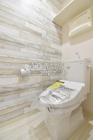 トイレ　温水洗浄便座付き