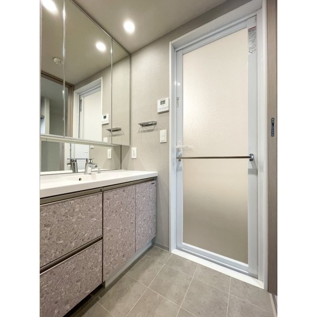 洗面設備　※写真は同タイプ住戸です。