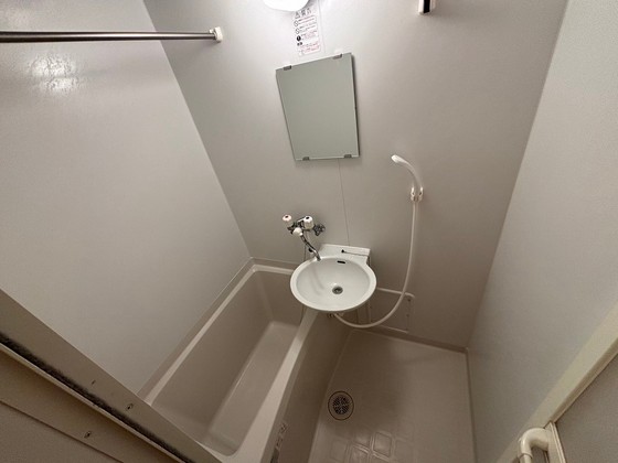 バス・シャワールーム　※別部屋の写真です