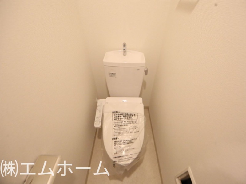 トイレ　温水洗浄暖房便座付トイレ
