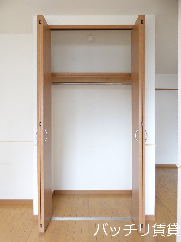 収納　画像は別号室の為、現状優先になります。