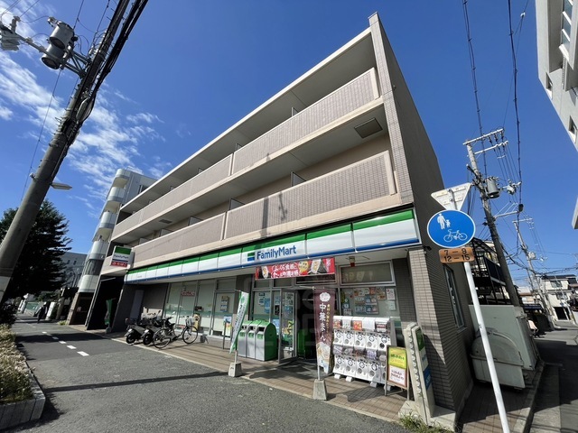 コンビニ　ファミリーマート　吹田内本町（コンビニ）まで308m