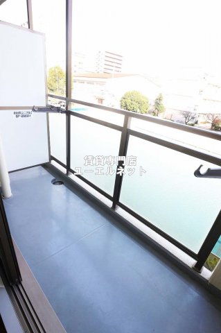 バルコニー　バルコニー付きで採光＆風通し良好！