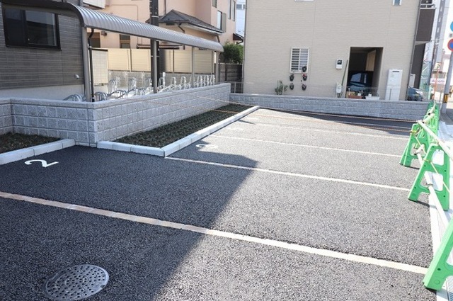 駐車場　駐車場