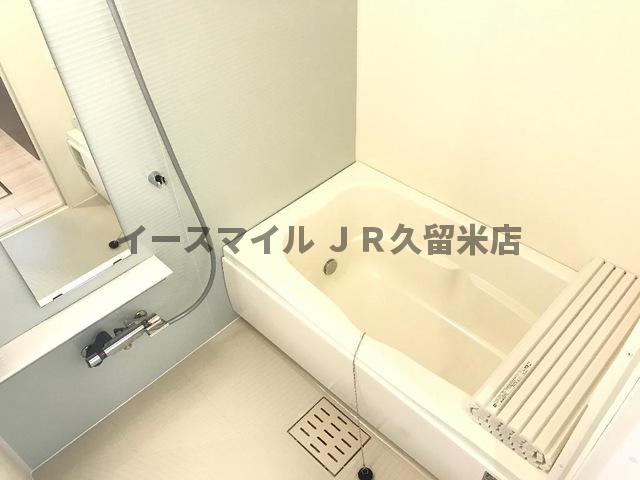 バス・シャワールーム　落ち着いた空間のお風呂です