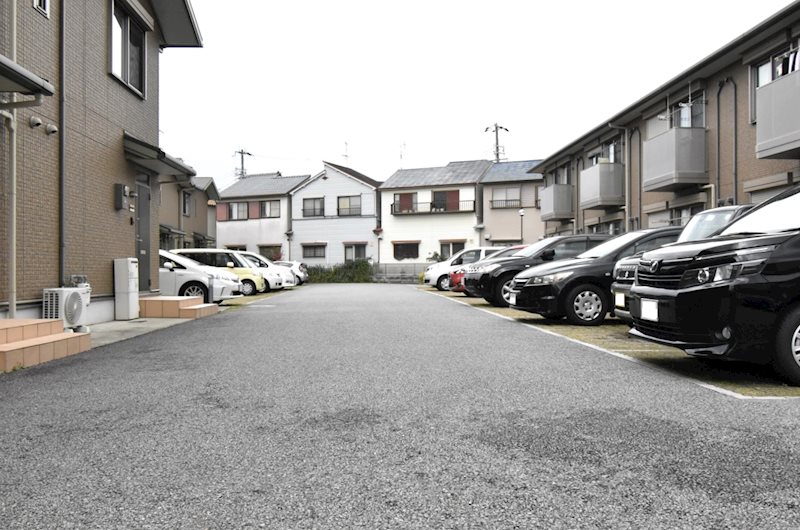 駐車場　駐車場無料1台付。