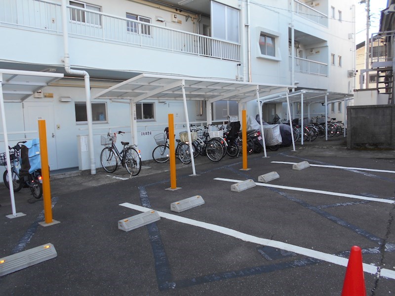 駐車場　バイクも相談可能