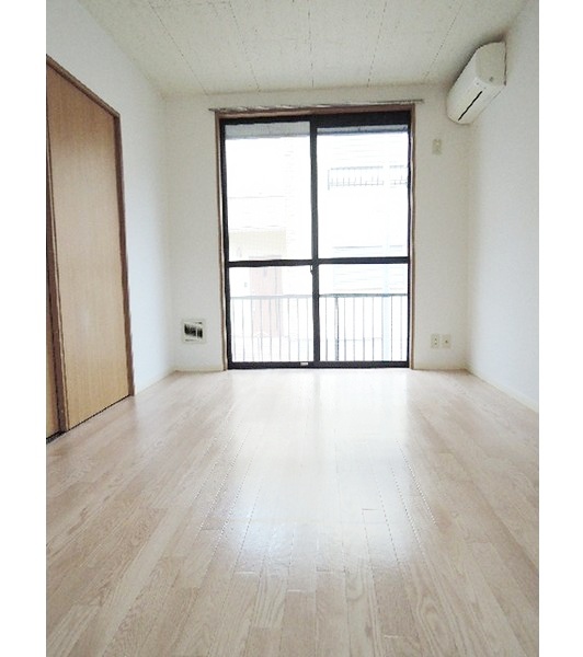 居室・リビング　開放感のあるゆったりとしたお部屋です♪