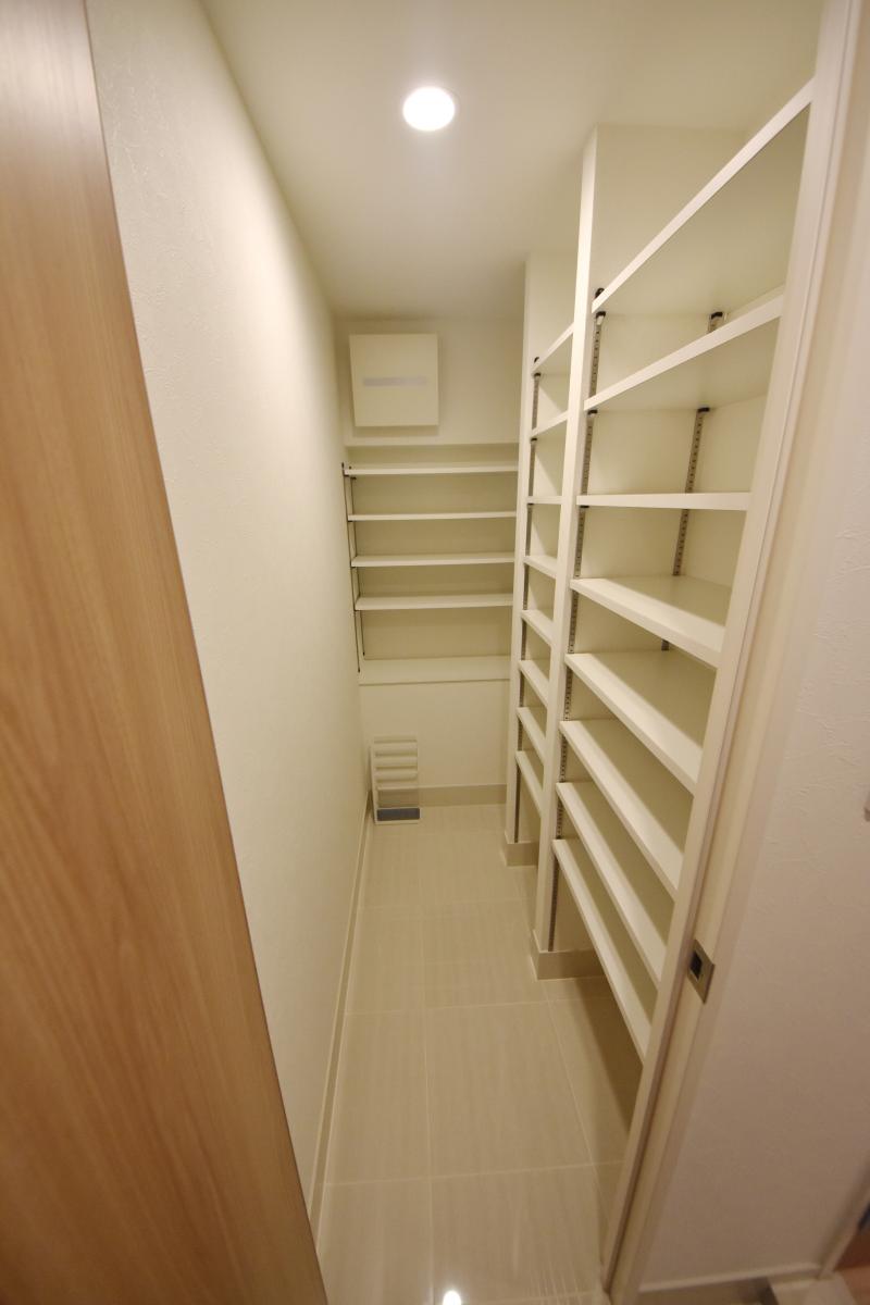 収納　写真は同タイプ住居です。
