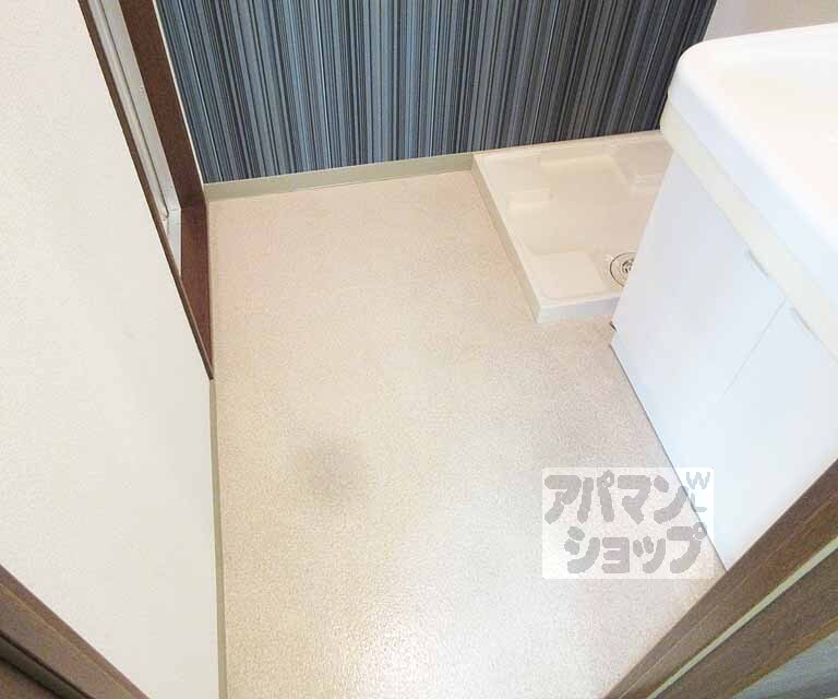 洗面設備　脱衣所も広々