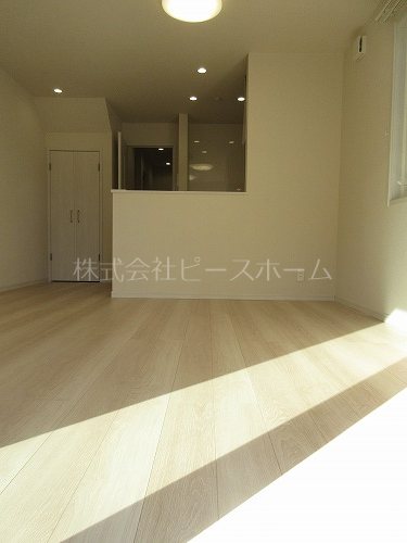 居室・リビング　※別号室参考写真