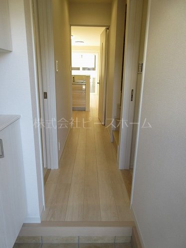 玄関　※別号室参考写真