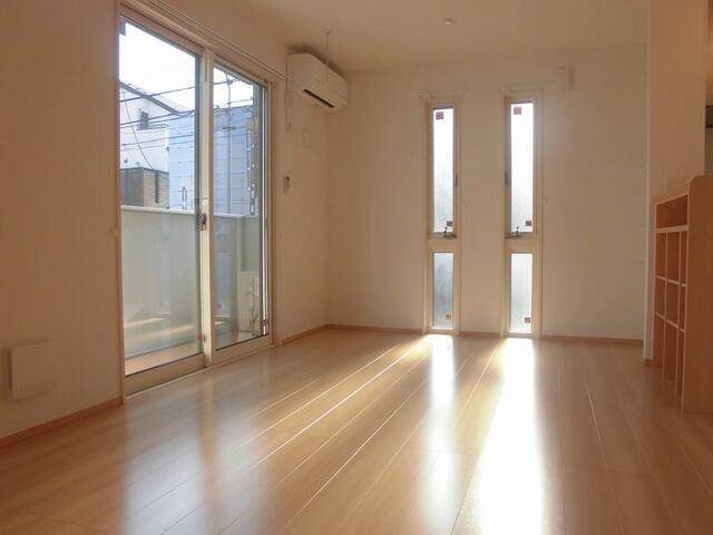 居室・リビング　南東向きのお部屋です