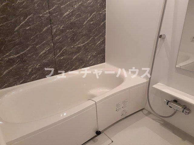バス・シャワールーム　落ち着いた空間のお風呂です