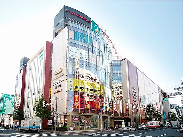 ショッピングセンター　NORBESA（ショッピングセンター）まで534m