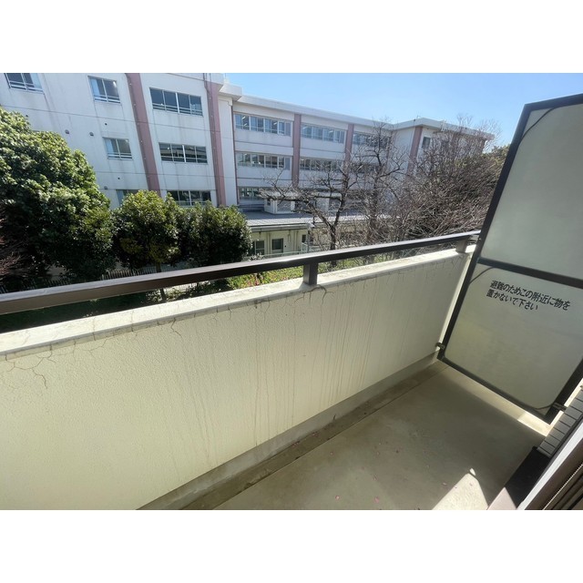 バルコニー　※他の号室の参考写真です