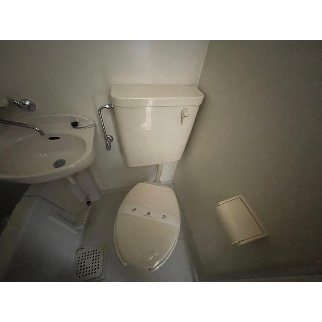 トイレ　※他の号室の参考写真です