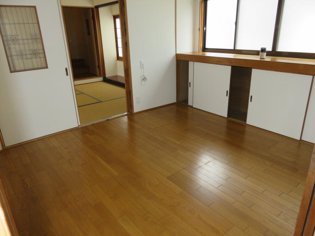 忠隈一戸建の居間写真