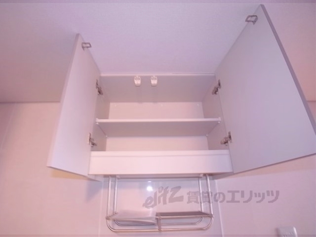 収納　上にも収納はあります。
