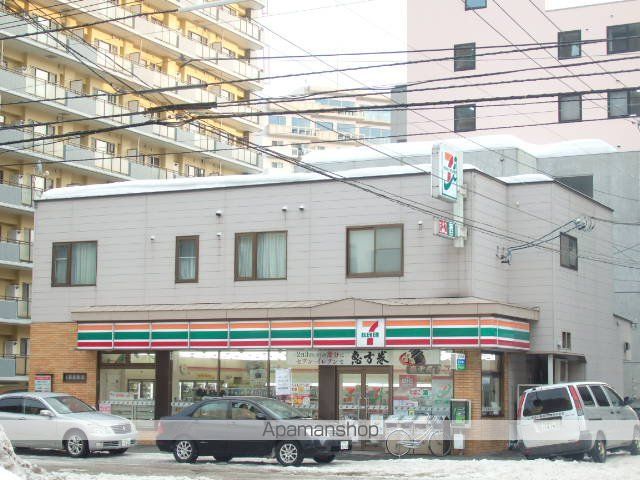 コンビニ　セブンイレブン（コンビニ）まで229m
