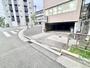 建物外観　全面窓になっております。